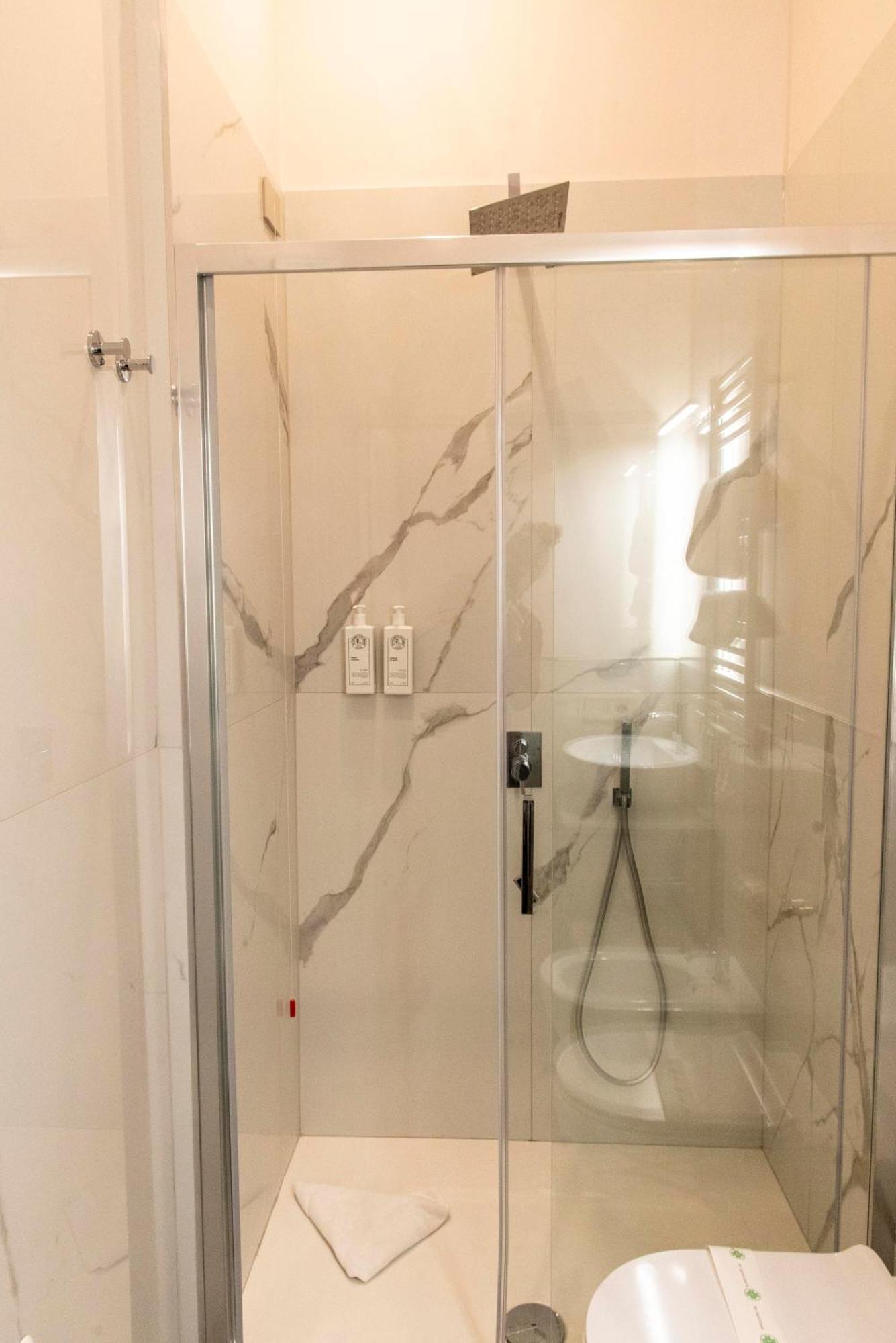 Adelaide Suite Dreams Rom Exteriör bild